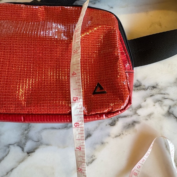Rareform Zion Sling Red Travel Crossbody Fanny Pack Bag - Picture 7 of 15